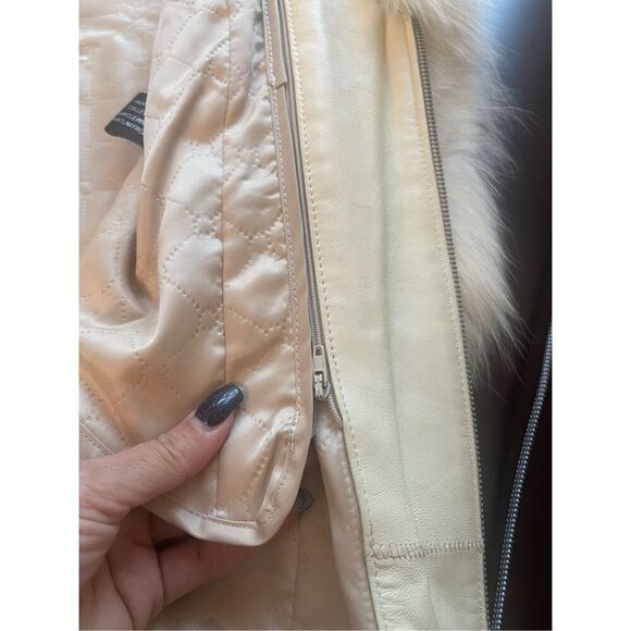 Leather Jacket with Fox Fur - Picture 8 of 10